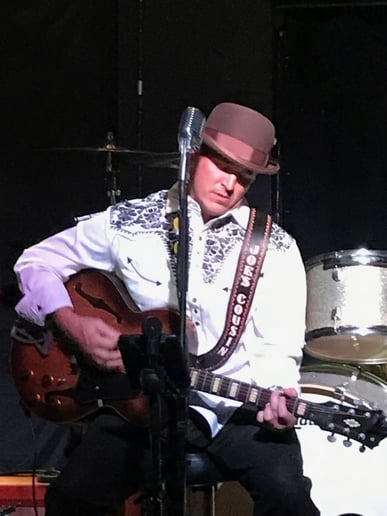 Gallery photo 4 of Joe’s Cousin One Man Band