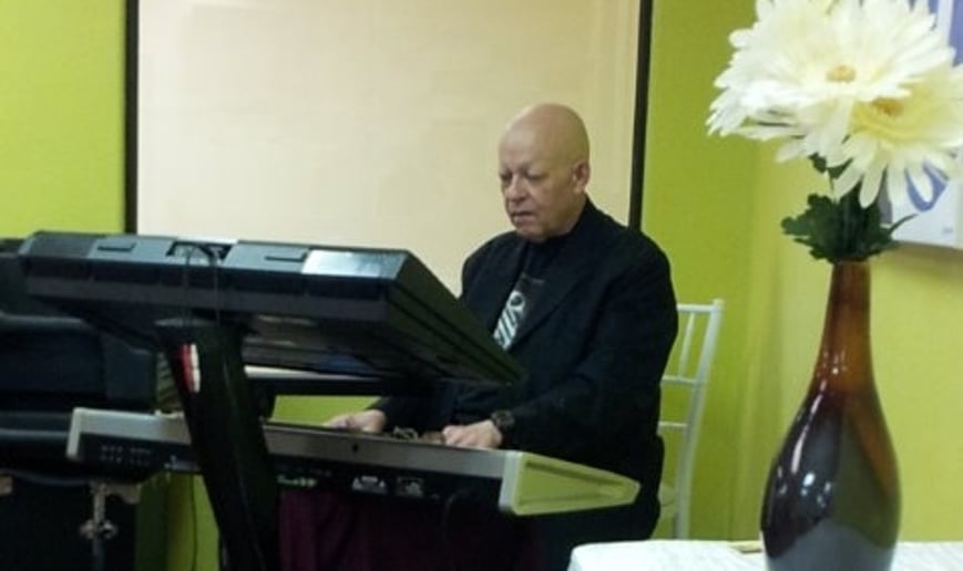 Gallery photo 9 of John Brock solo orchestra