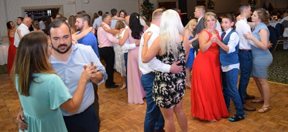 Gallery photo 4 of John Gallagher Wedding/Special Event Entertainment