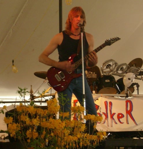 Gallery photo 2 of John Goggin Singer Songwriter