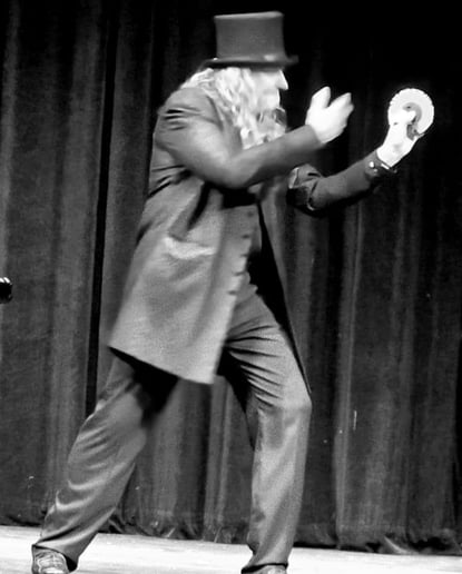 Gallery photo 6 of John Johnson Master Magician