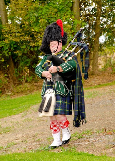 Gallery photo 2 of John MacMillen, Bagpiper