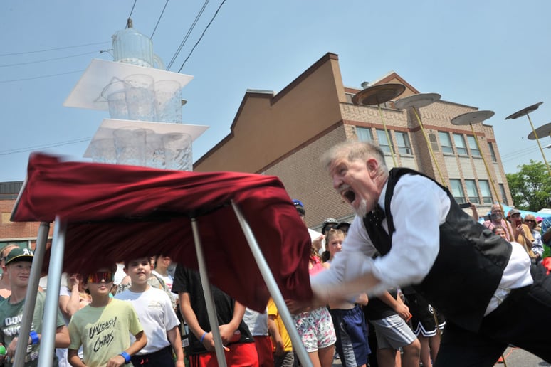 Gallery photo 3 of John Park Comedy Juggler and Plate Spinner
