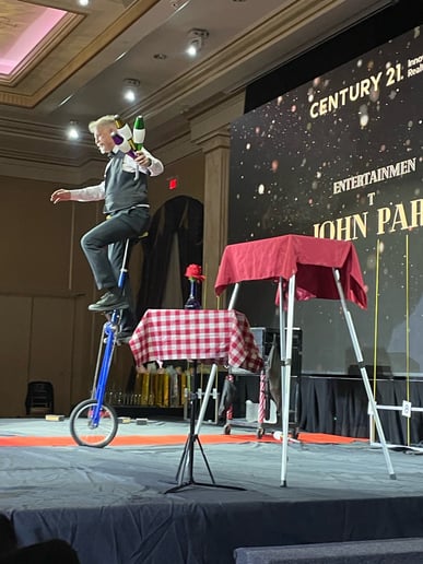 Gallery photo 5 of John Park Comedy Juggler and Plate Spinner