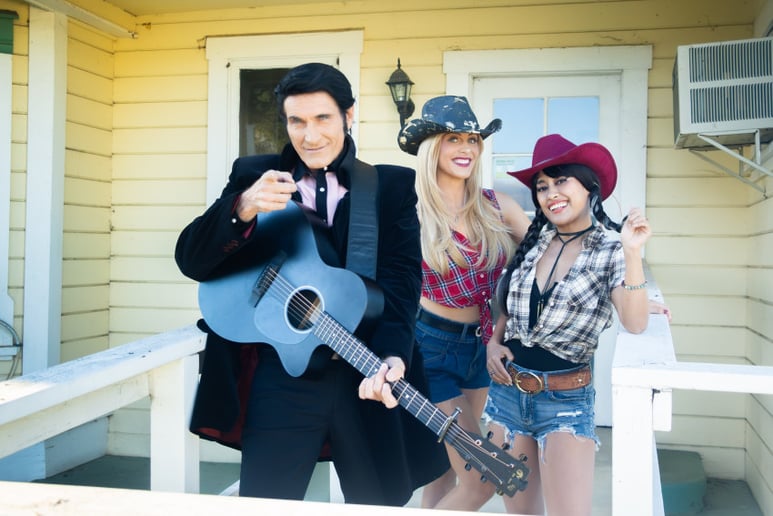 Gallery photo 3 of Johnny Cash and the Girls' Named Sue