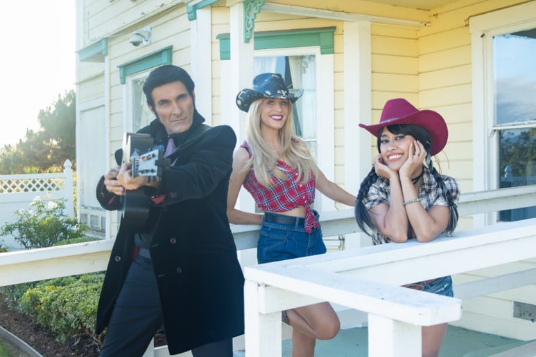 Gallery photo 4 of Johnny Cash and the Girls' Named Sue
