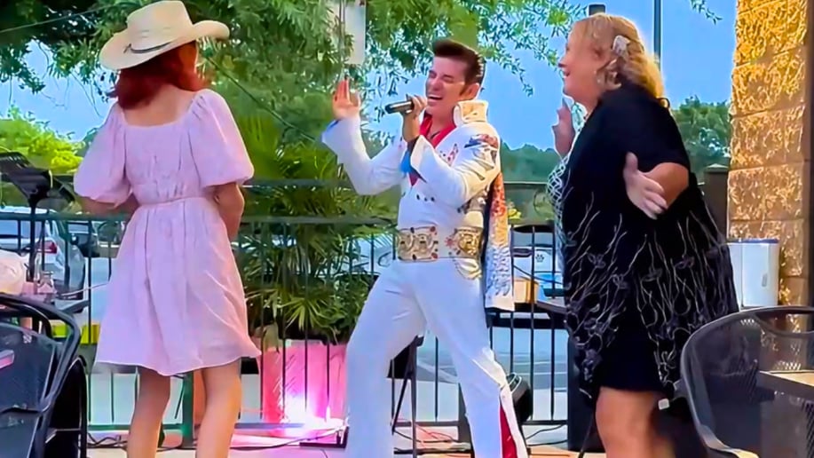 Gallery photo 3 of Johnny Dez- Elvis Tribute Artist & Singing Telegram