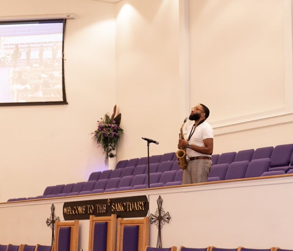 Gallery photo 3 of Johnny Jones on Sax