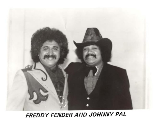Gallery photo 2 of Johnny Kealoha Pal Hawaiian, Polynesian and Country Entertainment