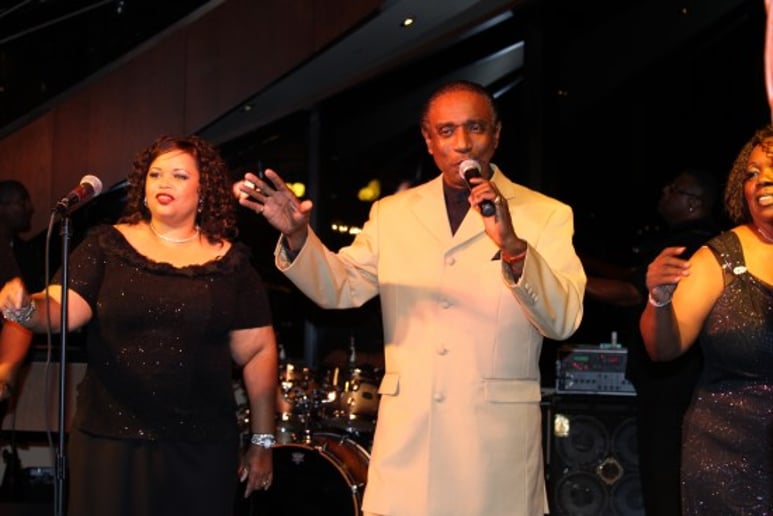 Gallery photo 38 of Johnny White & The Elite Band