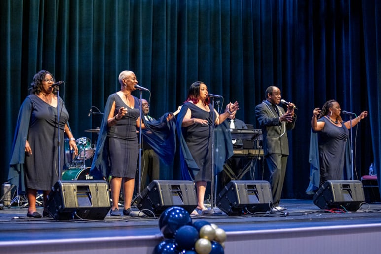Gallery photo 47 of Johnny White & The Elite Band