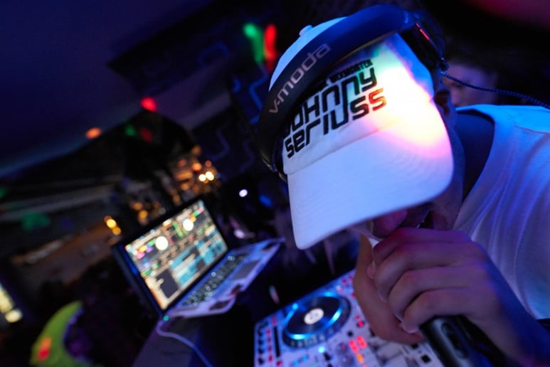 Gallery photo 4 of DJ Johnny Seriuss