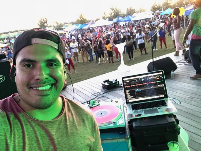 Gallery photo 32 of DJ Johnny Seriuss
