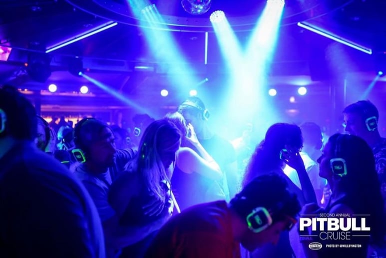 Gallery photo 19 of DJ Johnny Seriuss