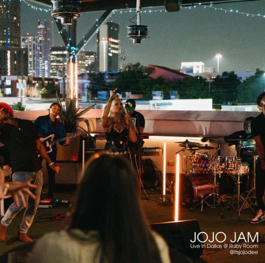 Gallery photo 3 of Jojo & The Pockets