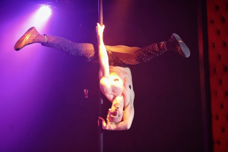 Gallery photo 7 of JoJo VaVoom: Aerial Pole Artist