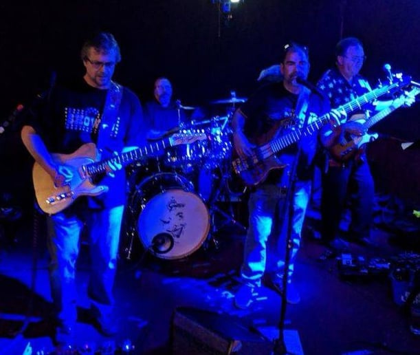 Gallery photo 8 of Jokers To The Right