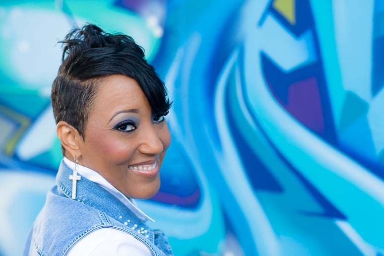 Gallery photo 1 of Jolanda Green