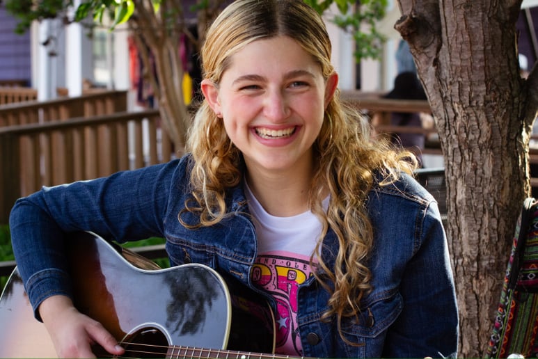 Gallery photo 2 of Joli Hope