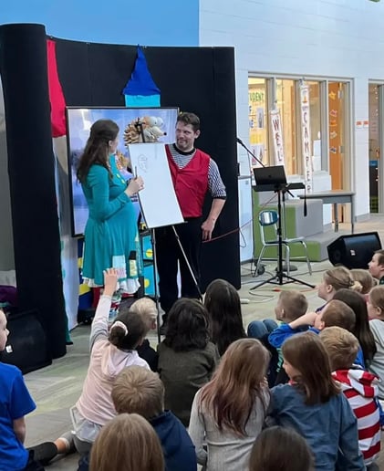 Gallery photo 4 of Jolie Canoli Storytelling & Theater