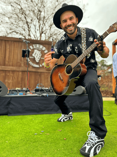 Gallery photo 3 of Jon Cabrera | Acoustic Guitar Corporate One-Man-Band