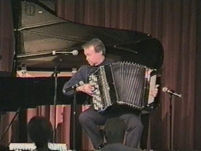 Gallery photo 5 of Jon Persson, Artistic Piano & Tasteful Accordion
