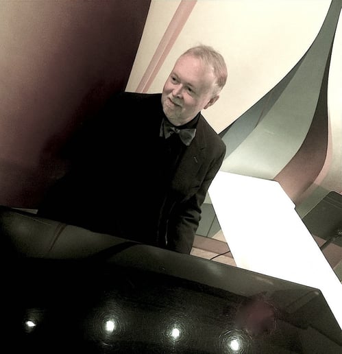 Gallery photo 1 of Jon Persson, Artistic Piano & Tasteful Accordion