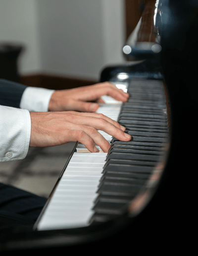Gallery photo 5 of Jonah Piano