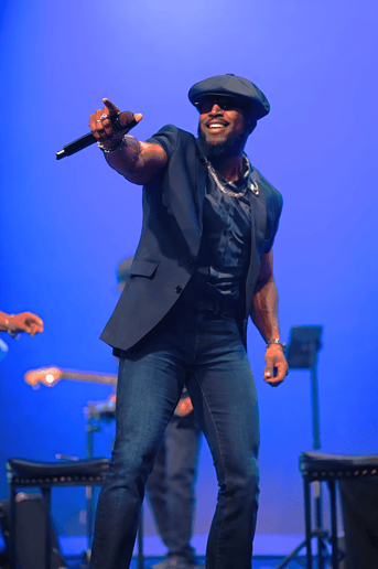 Gallery photo 1 of Jonathan Isaac, Singer / Performer