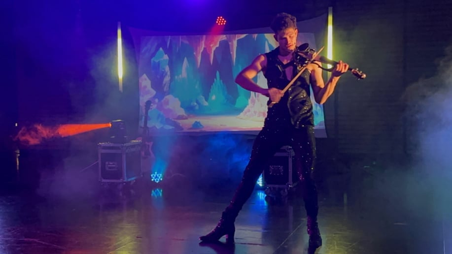 Gallery photo 6 of Jordan Caswell (Violinist)