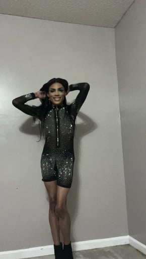 Gallery photo 4 of Jordan Janelle
