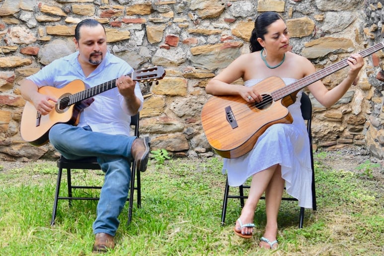 Gallery photo 1 of Jorge & Nicole