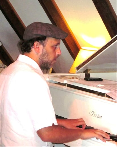 Gallery photo 2 of Joshua Kaye