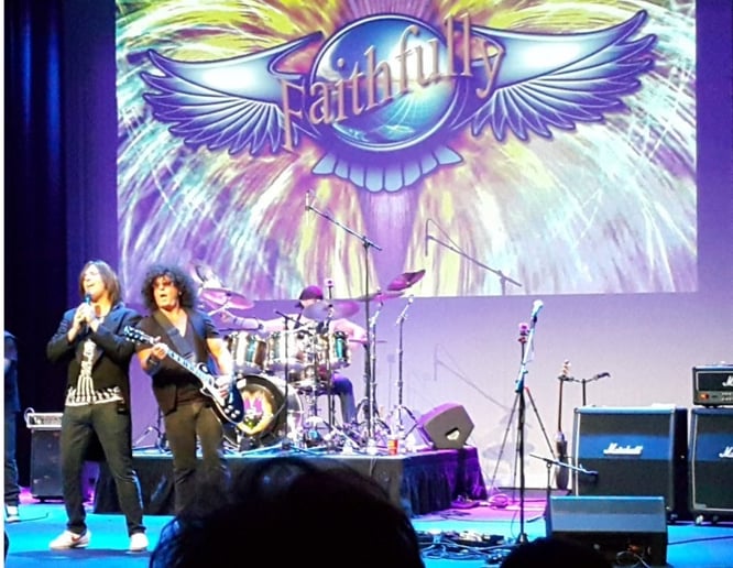 Gallery photo 6 of Faithfully Live