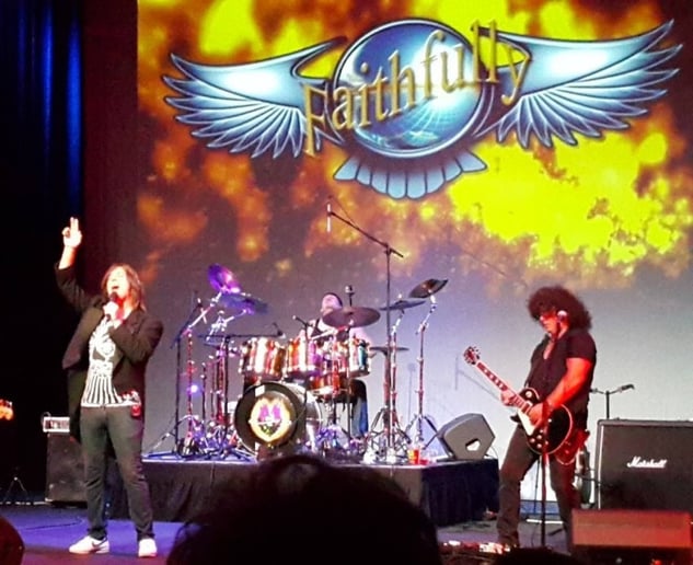 Gallery photo 7 of Faithfully Live