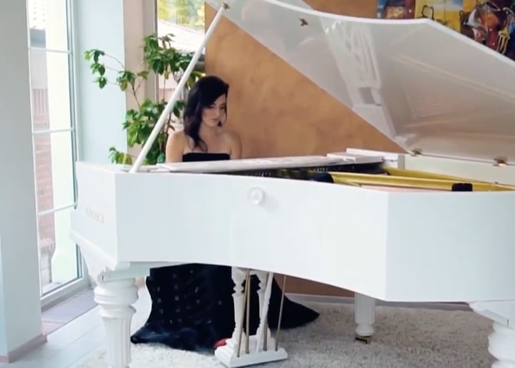 Gallery photo 1 of Jouti (Solo Pianist | Concept Programs)