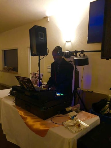 Gallery photo 3 of Joyful Noize Entertainment