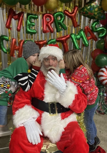 Gallery photo 4 of Santa Shawn