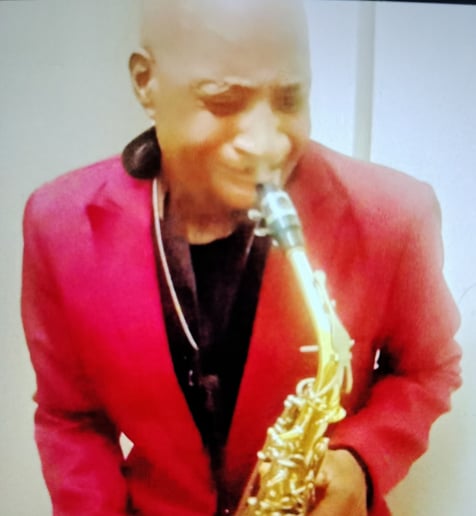 Gallery photo 3 of Joyful Sax Sounds by Tray