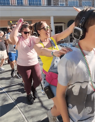 Gallery photo 6 of JOYRIOT-Silent Disco Walking Dance Party