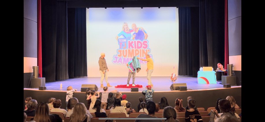 Gallery photo 5 of J's Magical Show
