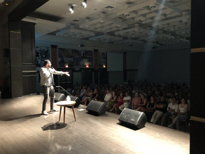 Gallery photo 8 of Juan Cajiao Corporate Comedian