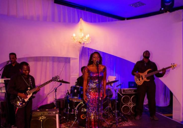 Gallery photo 2 of Judi Emanuel – Versatile Vocalist