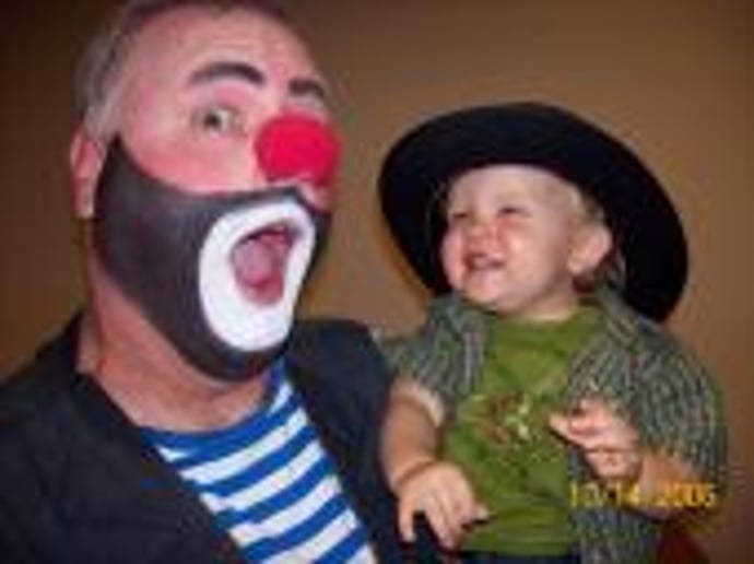 Gallery photo 7 of The Magic of Jeff the Juggler