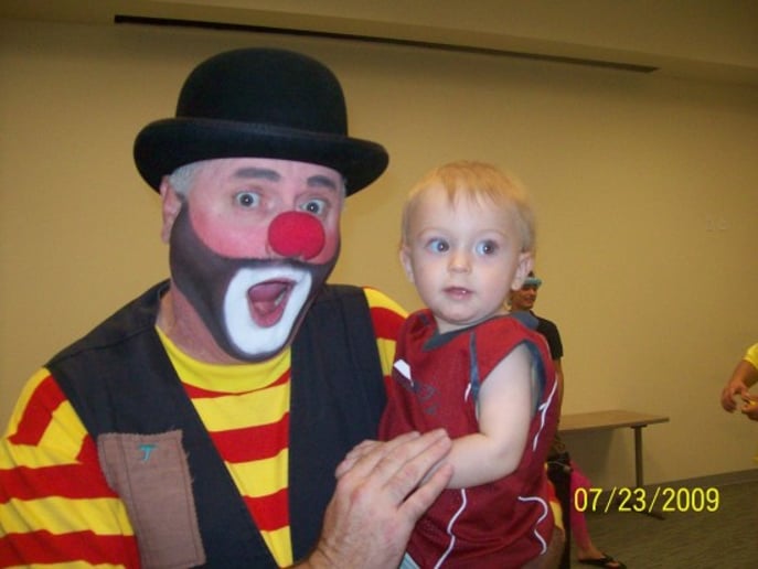 Gallery photo 8 of The Magic of Jeff the Juggler