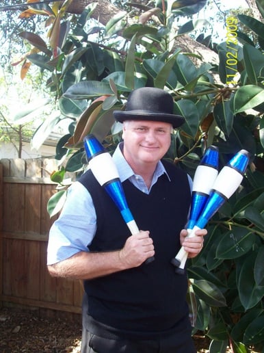 Gallery photo 3 of The Magic of Jeff the Juggler