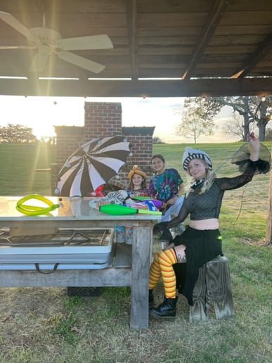 Gallery photo 8 of Juggling Clown