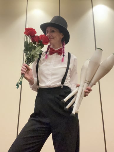Gallery photo 4 of Juggling Extraordinaire