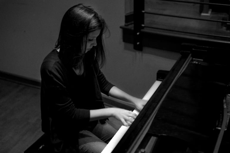 Gallery photo 4 of Julia Van Patter