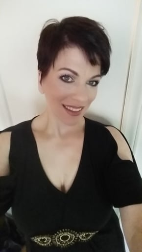 Gallery photo 1 of Julie Drake